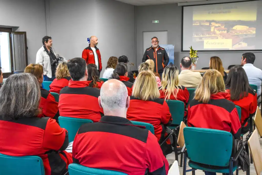 Visita de la consejera de Ganadería del Gobierno de Cantabria, María Jesús Susinos, al CIFP La Granja